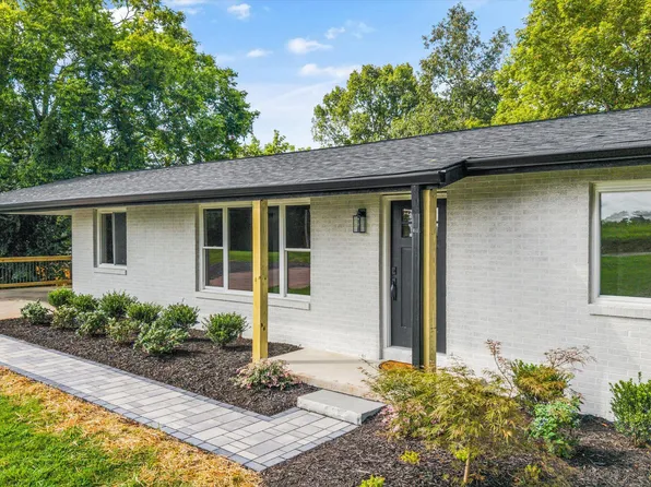 7701 Pedigo Rd, Knoxville, TN 37938