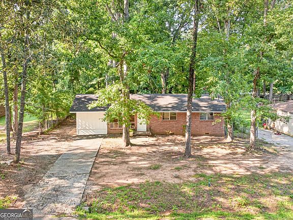 5th image of 610 Vincent Dr