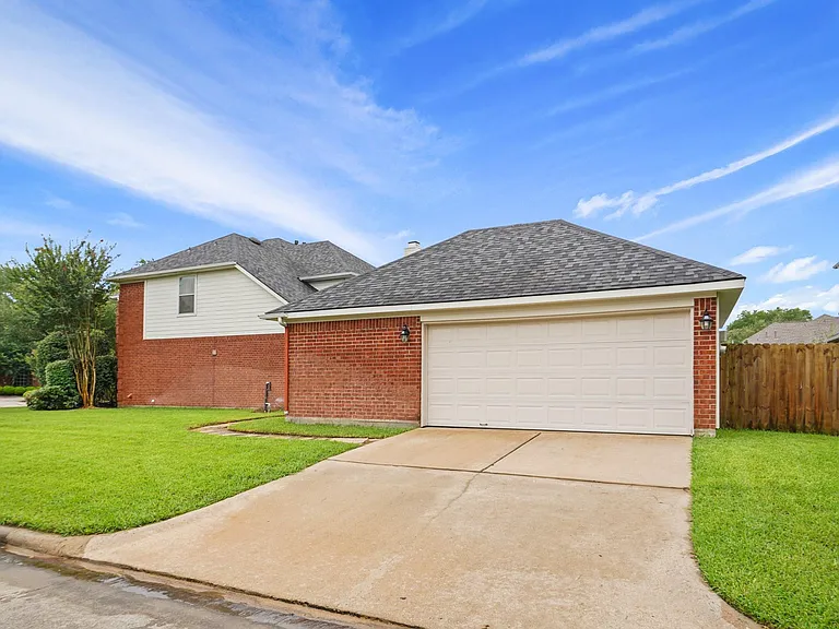 2911 Mossy Log Ct — Photo 25