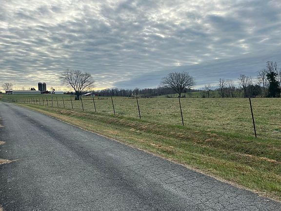 4th image of 216 W Bernard Rd