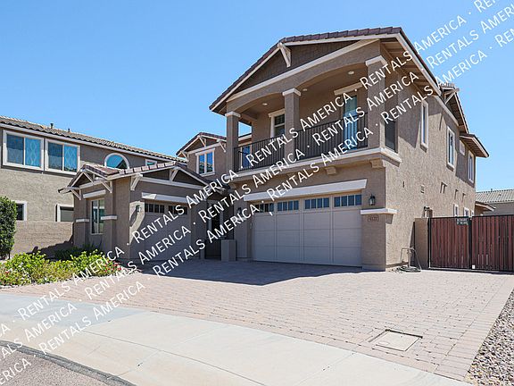3rd image of 4121 E Yellowstone Pl