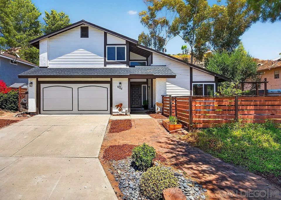 1st image of 9165 Vista Entrada