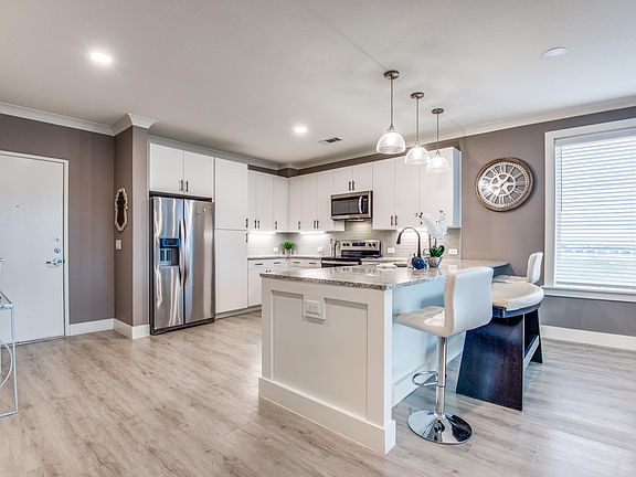 3rd image of 3517 Windhaven Pkwy #1410