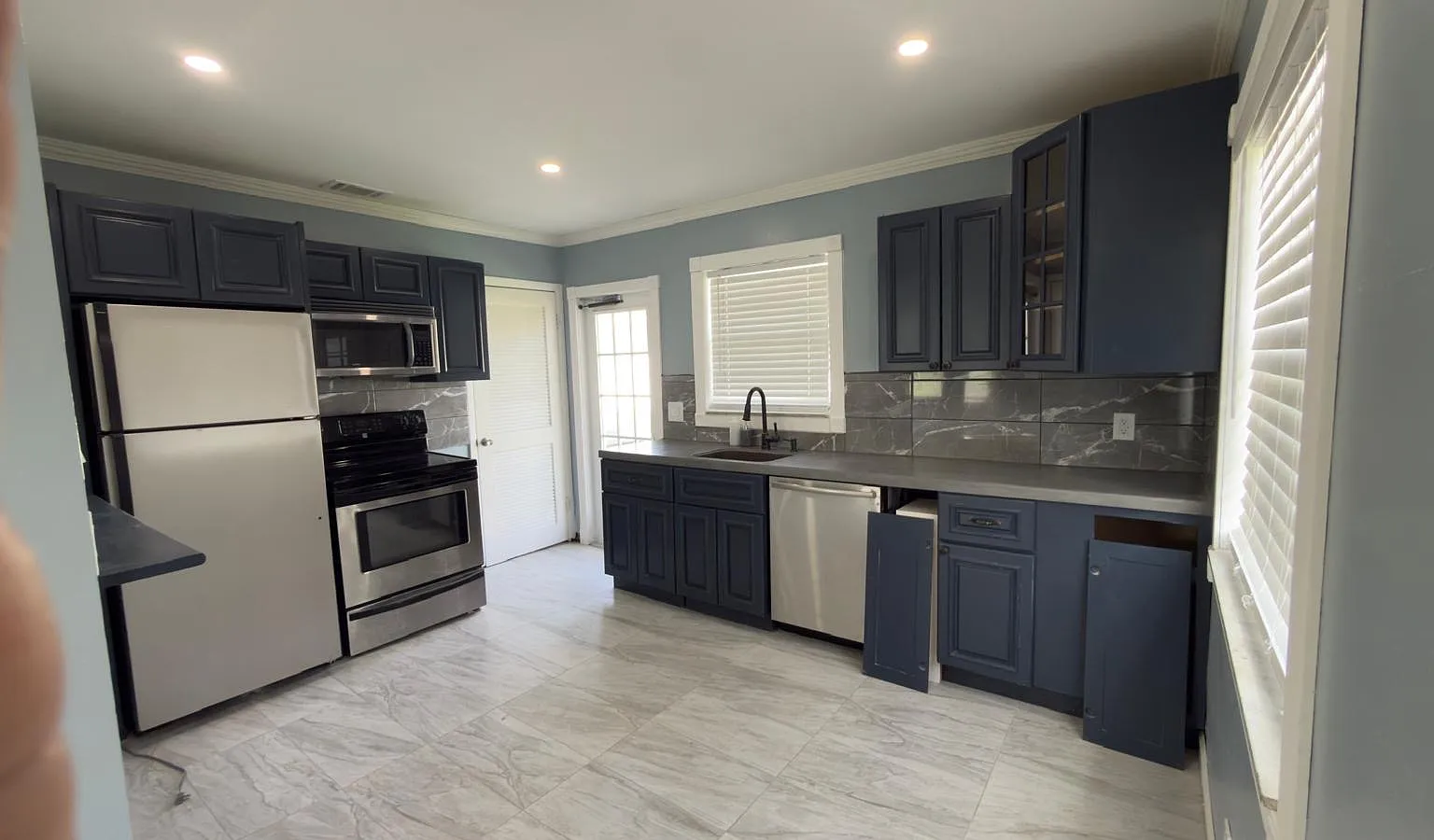 W 24th St, Riviera Beach — Photo 4