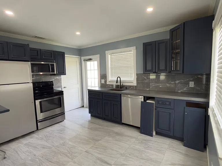1310 W 24th St — Photo 3