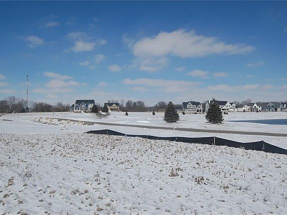 5th image of 28 Chatham Hills Blvd