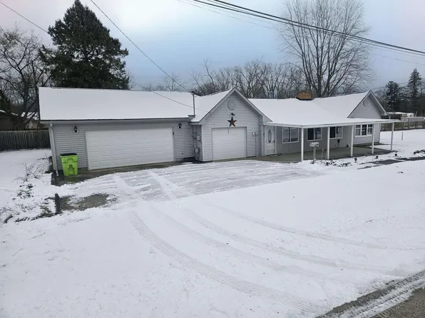 326 Blondin St, Pinconning, MI 48650