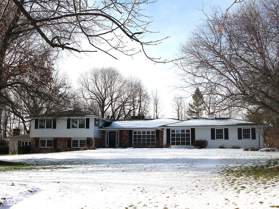 1st image of 17 S Pittsford Hill Ln