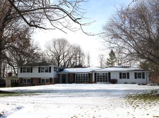 17 S Pittsford Hill Ln, Pittsford, NY 14534