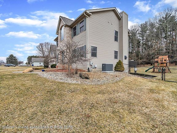 5th image of 137 Dreamfield Dr