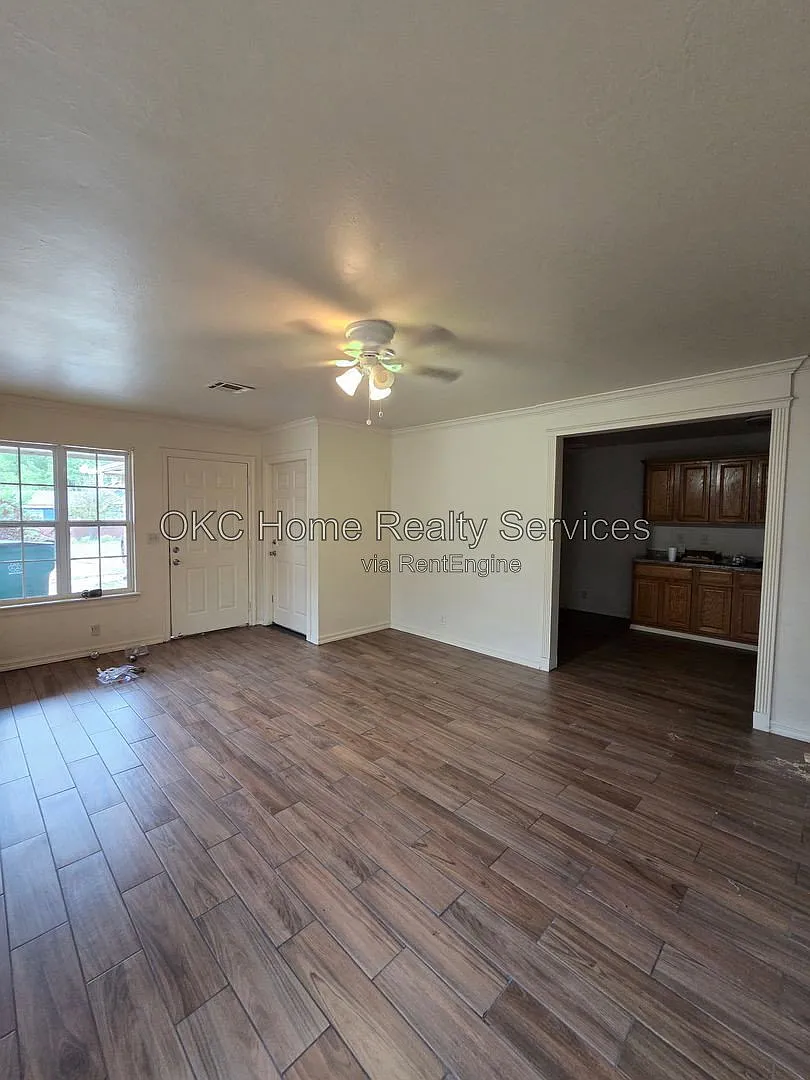 2 bed, 2.0 bath, 1000 sqft, $1,195 — Photo 2