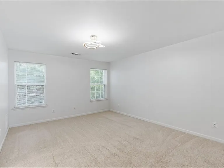 6710 Stoneleigh Way — Photo 17