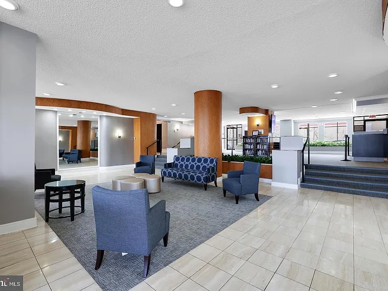2500 N Van Dorn St #1118 — Photo 9