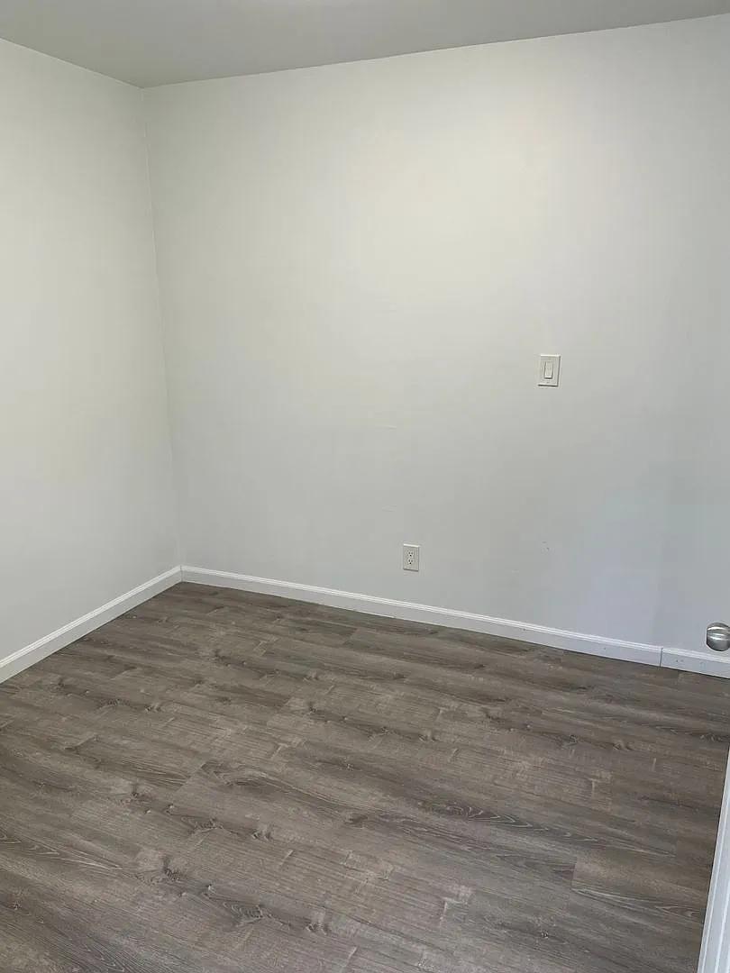 Hawaii Kai - Attached 1 Bedroom + Den w/ 1 Bathroom - $2400 — Photo 4