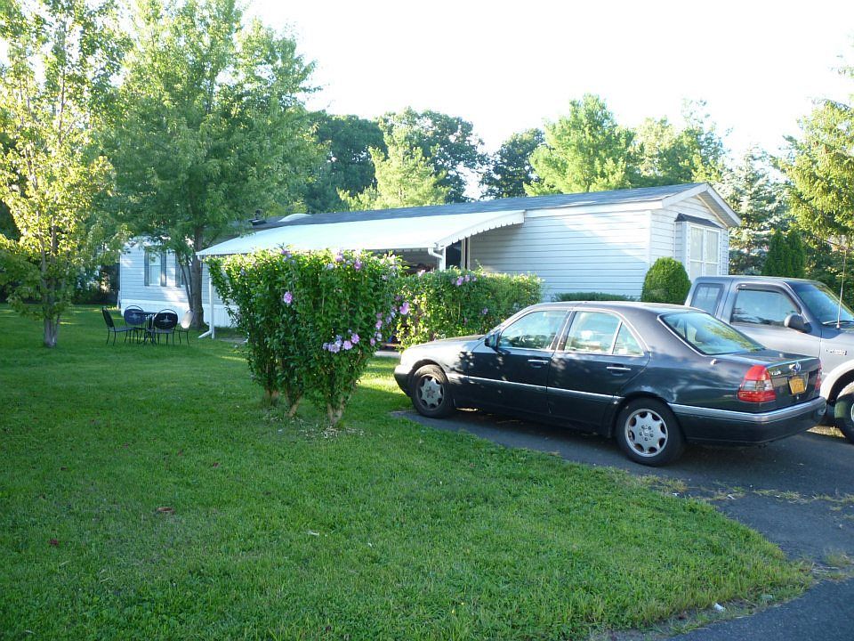 1st image of 156 Parkway Trailer Ct
