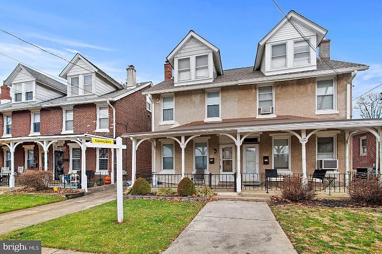 1st image of 1014 Harry St