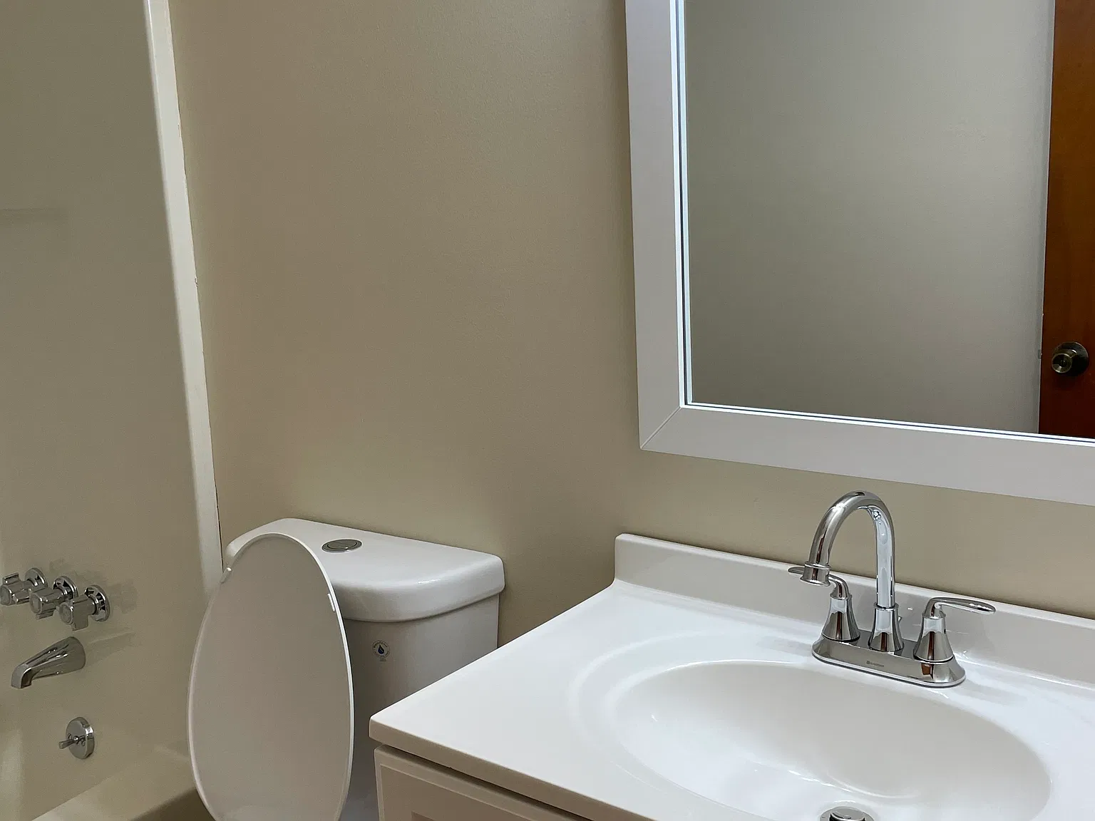2 bed, 1.5 bath, 1020 sqft, $1,475 — Photo 4