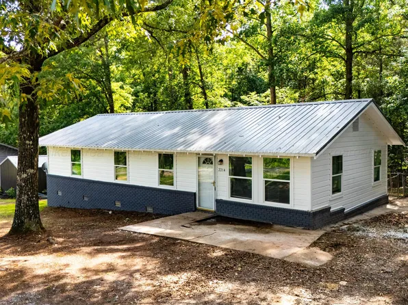 2214 8th Ave SW, Fayette, AL 35555