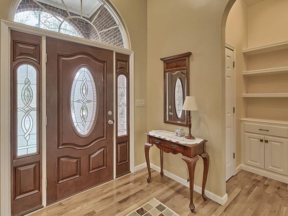 4th image of 126 Leslie Loch Ln