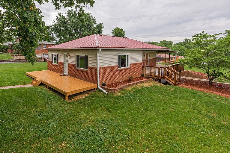 1st image of 674 Persimmon Dr