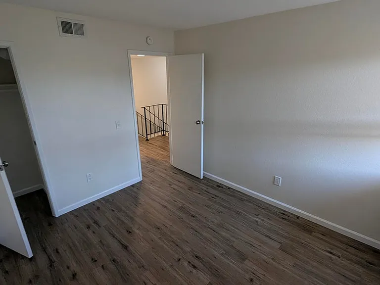 2260 N Indian Canyon Dr #B — Photo 20