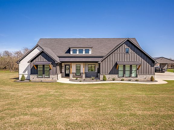 2nd image of 123 Proctor Ln