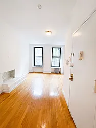 Rented by Urban Real Estate Inc