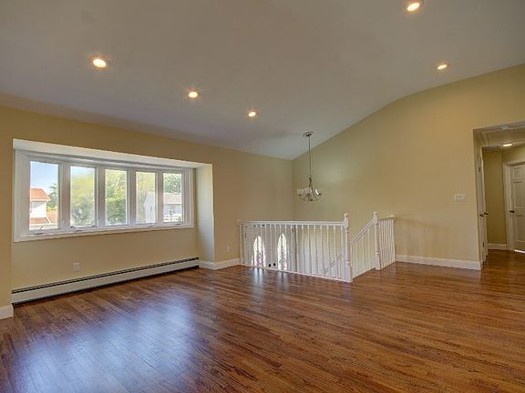 4th image of 272 Cameo Ct