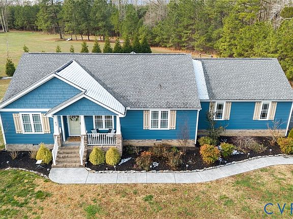 3rd image of 63 River Bluff Dr