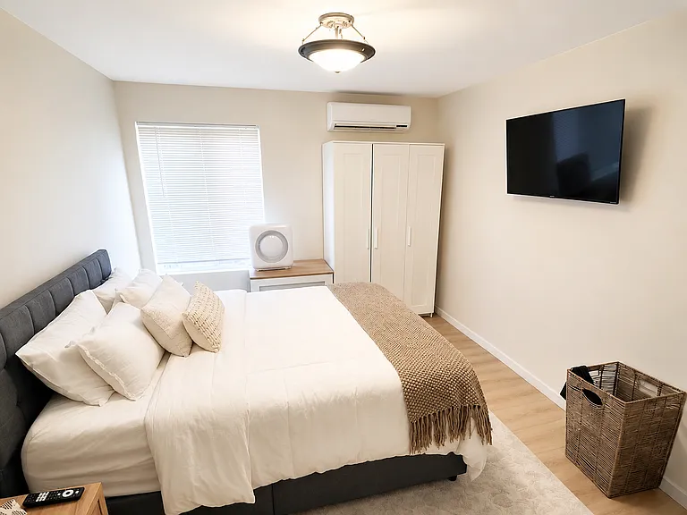 5252 Balboa Arms Dr #170 — Photo 6
