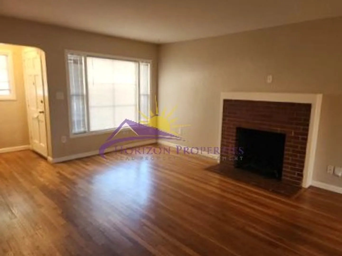 Unique 3 Bed 1 Bath 1,272 sqft home in Oak Park — Photo 3