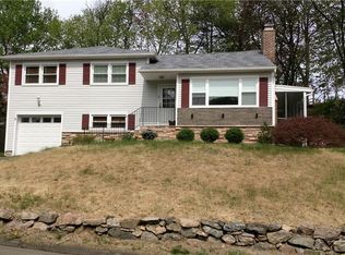 12 Tarrywile Lake Rd, Danbury, CT 06810