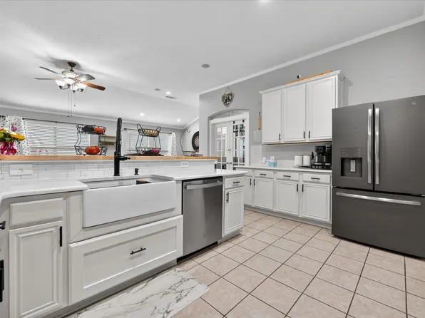 617 Bent Oak Dr, Fort Worth, TX 76131