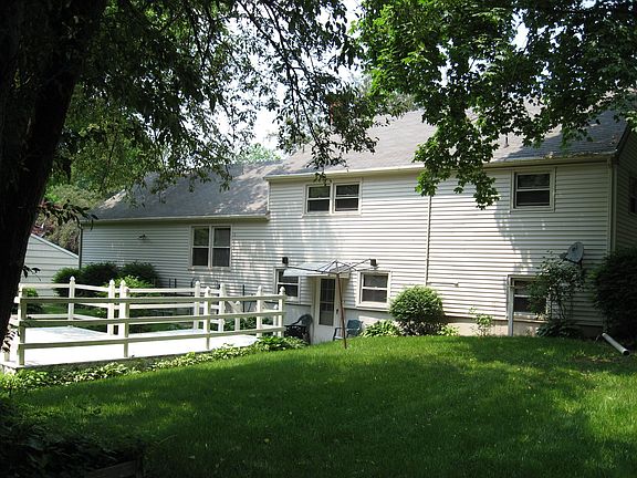 side view of back entry to deck