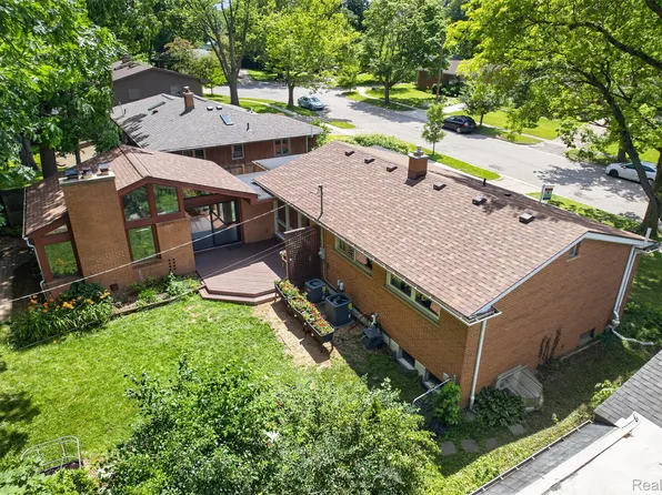 921 Raymond St, Ann Arbor, MI 48103