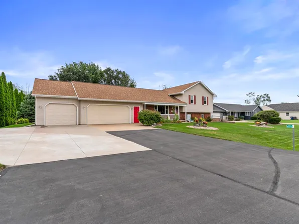 N1576 Evening Star Dr, Greenville, WI 54942