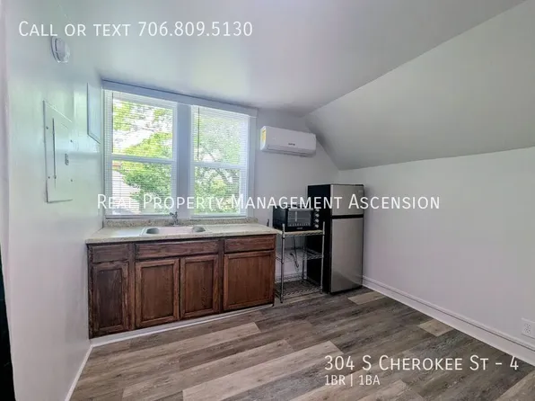 304 S Cherokee St #4, La Fayette, GA 30728
