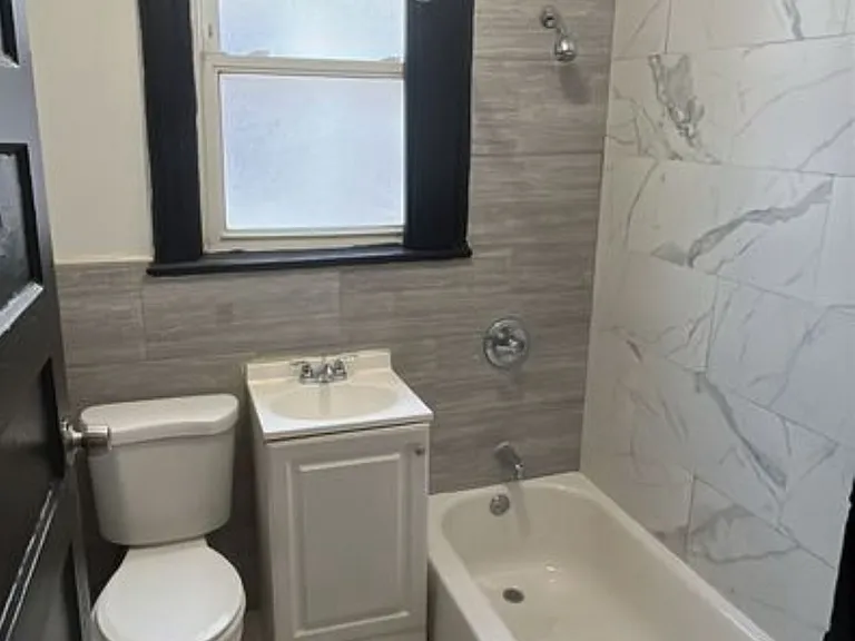 45 Treacy Ave #2R — Photo 10