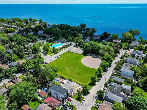 6 12th St #Basement, Toronto, ON M8V 3G7