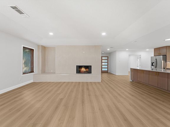 5th image of 6727 Southpoint Dr