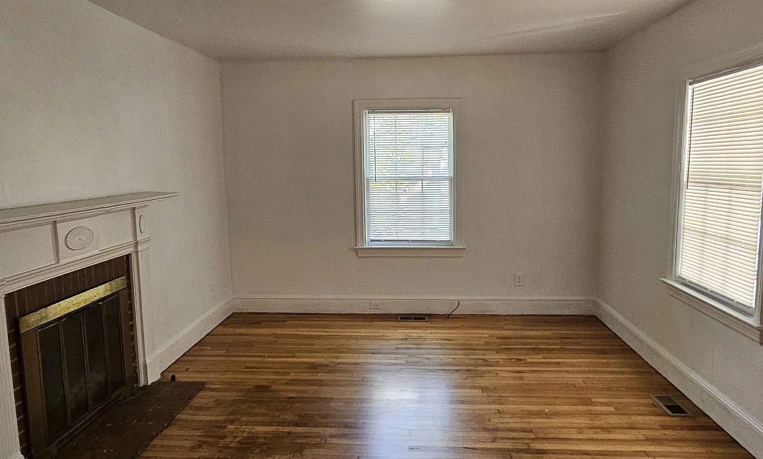 2 bed, 744 sqft, $895 — Photo 2