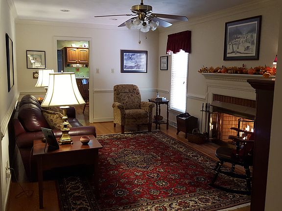 2nd image of 850 Clearlake Ct