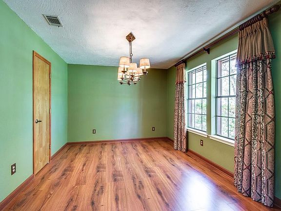 5th image of 978 Elkin Ln