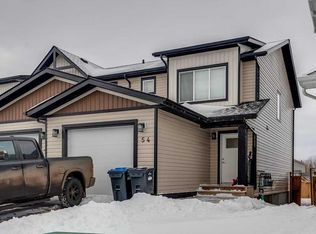 54 E Hawthorn Pl, Sylvan Lake, AB T4S 0S2