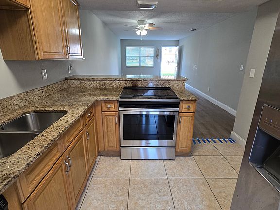 5th image of 125 Rio Del Mar St #B