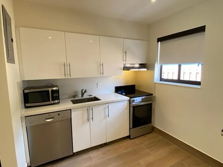 616 NE 16th Ave #2 — Photo 8