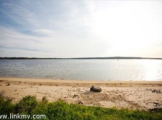 31 Meadow Ln, Chilmark, MA 02535