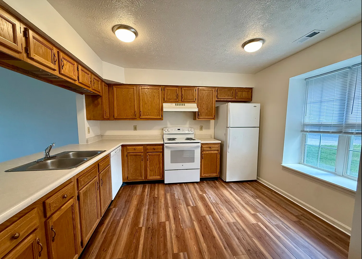Beautiful 3 bedroom 2 bathroom home — Photo 2