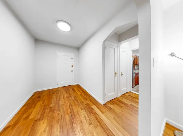 385 Argyle Road image 4 of 13