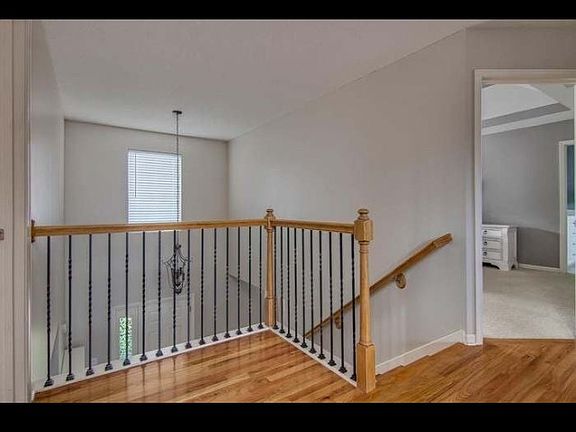 2nd image of 4804 Edgehill St